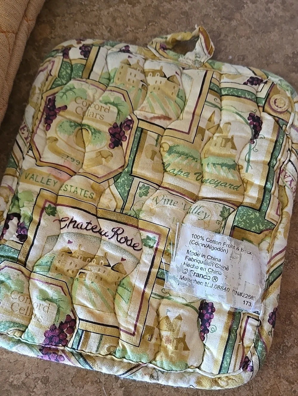 Quilted Beige Oven Mitt & Wine Print Pot Holder Set Kitchen Linen Accent Unisex